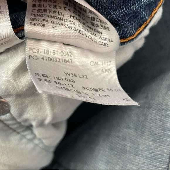 Levi's Distressed Slim Fit Jeans - Size 38x32 - Picture 10 of 10